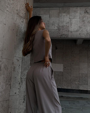 V-neck Sleeveless Wide-Leg Suit - Chiccharm